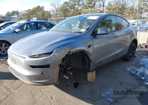 2026 Tesla Model Y Long Range Launch Series/Premium All-Wheel Drive из США, поврежденный, VIN 7SAYGDEE0TF446250